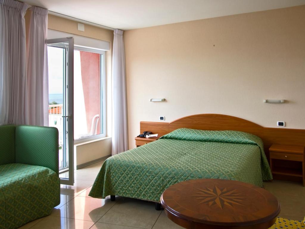 Hotel Cristallo Lerici Quarto foto